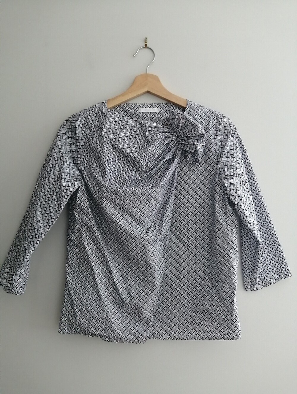 COS Asymmetrical Ruffle 3/4 Sleeve Blouse Navy Blue White Size 36 Or 6 US
